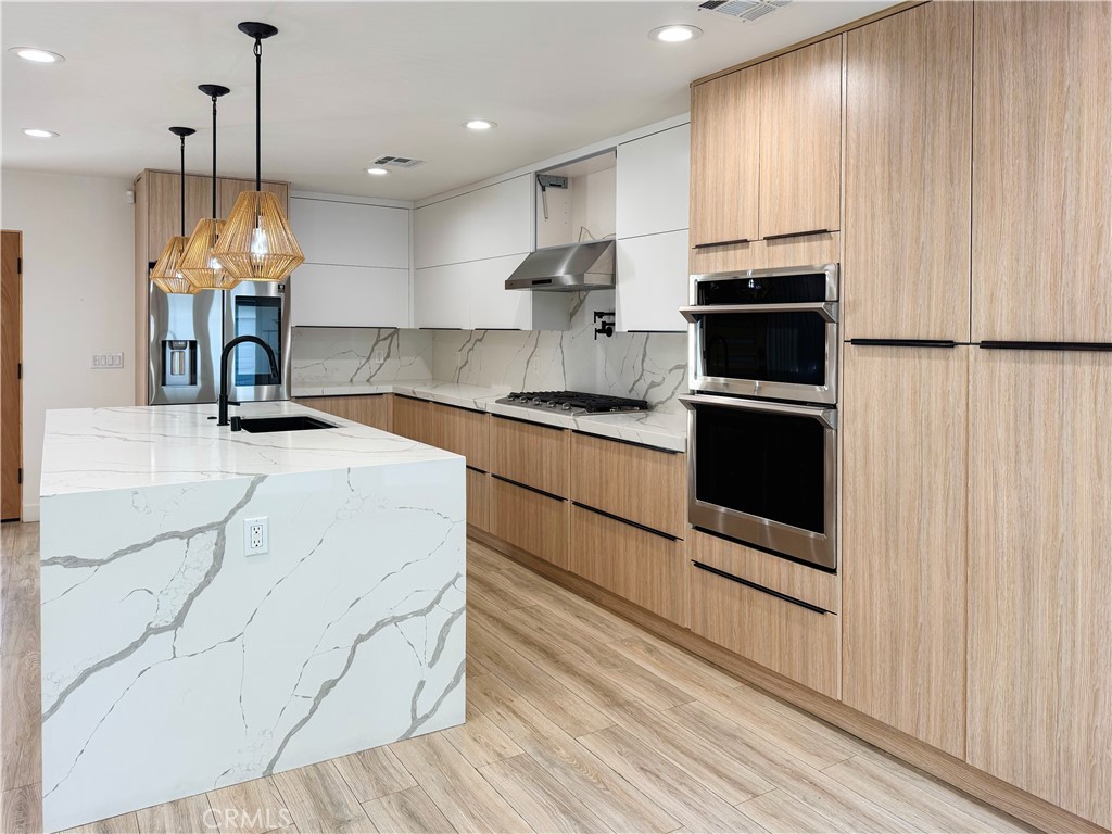 22539 Dolorosa Street