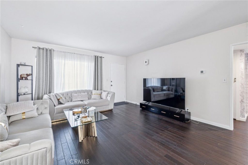 312 N Louise Street 210