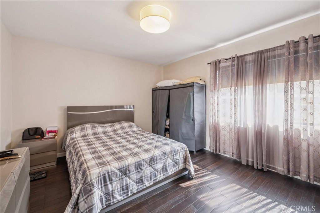 312 N Louise Street 210