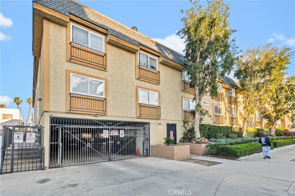 5224 Denny Avenue 209