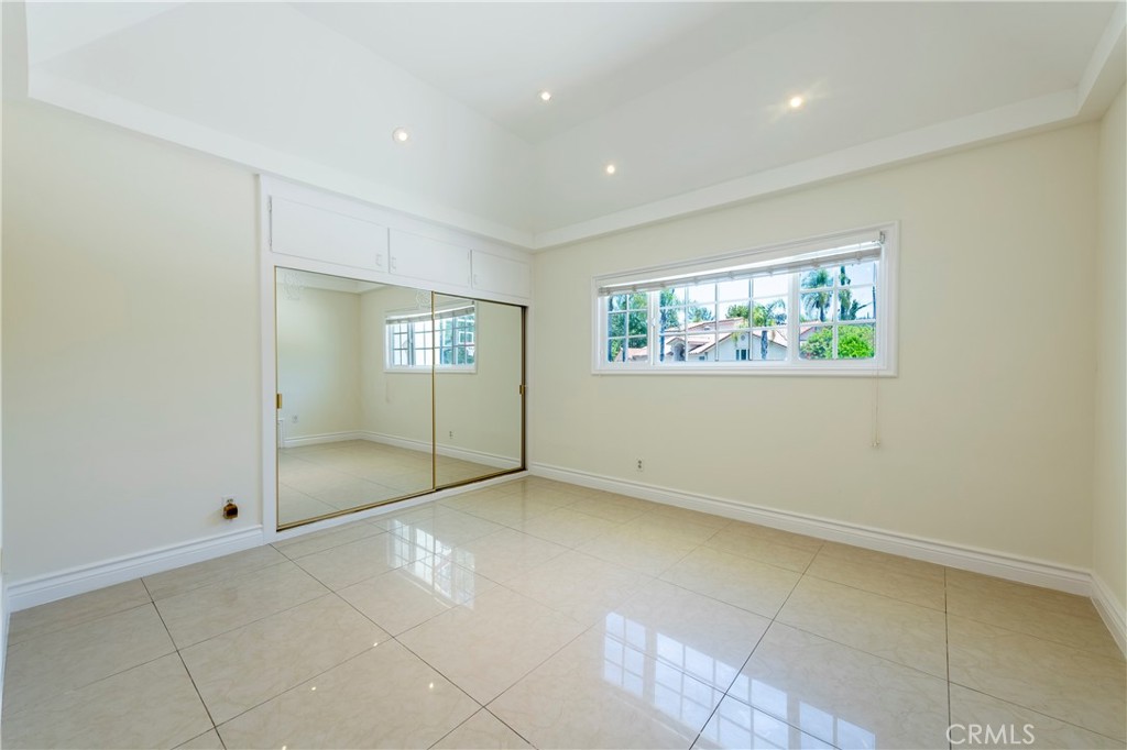 16379 Meadowridge Road