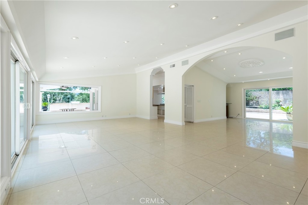 16379 Meadowridge Road