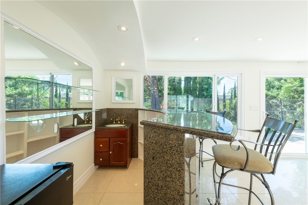 16379 Meadowridge Road