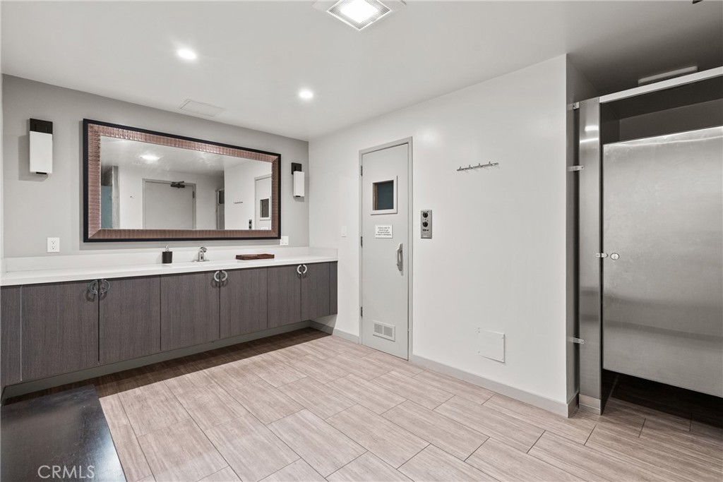 1880 Veteran Avenue PH 306