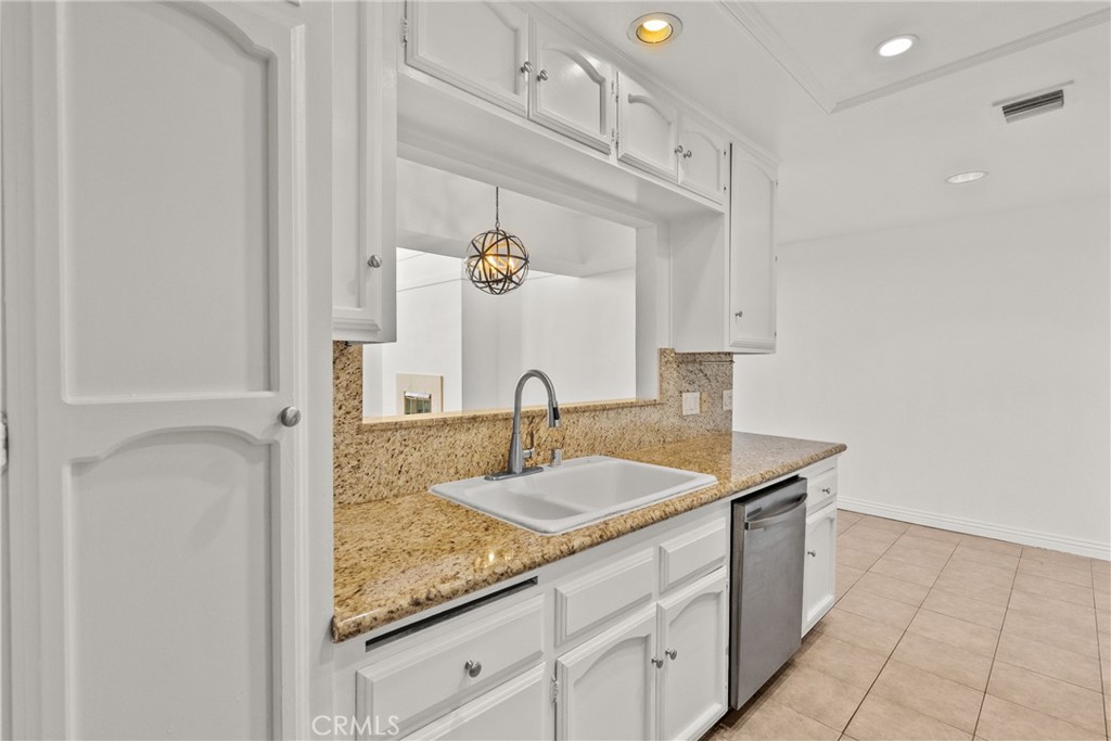 1880 Veteran Avenue PH 306