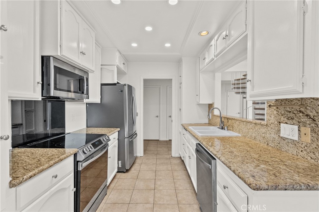 1880 Veteran Avenue PH 306