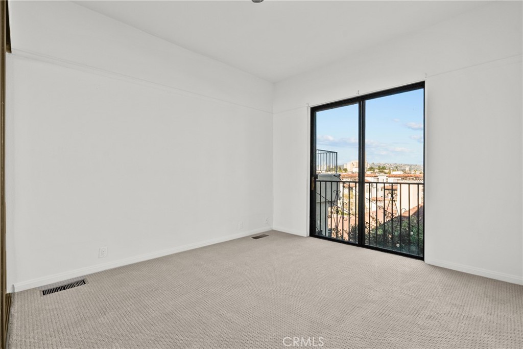 1880 Veteran Avenue PH 306