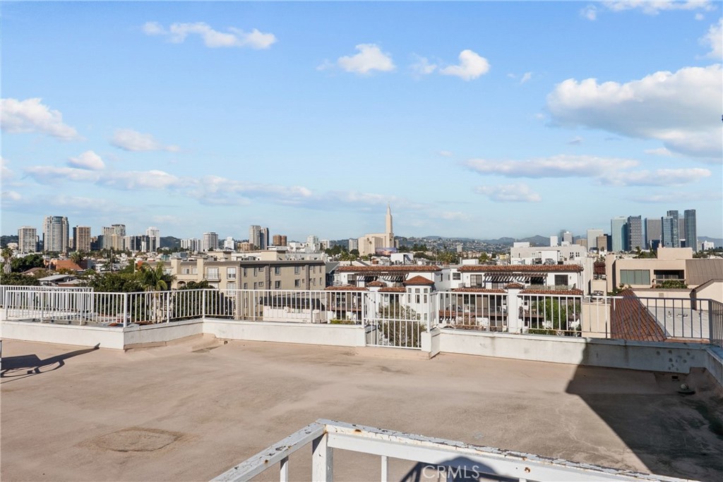 1880 Veteran Avenue PH 306