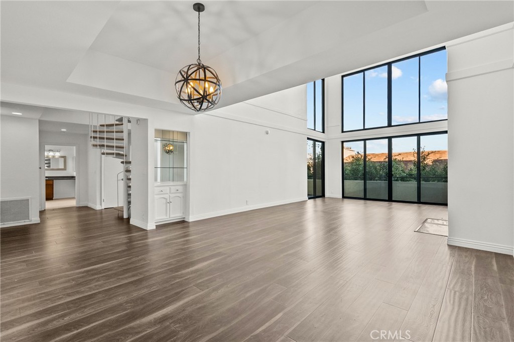 1880 Veteran Avenue PH 306