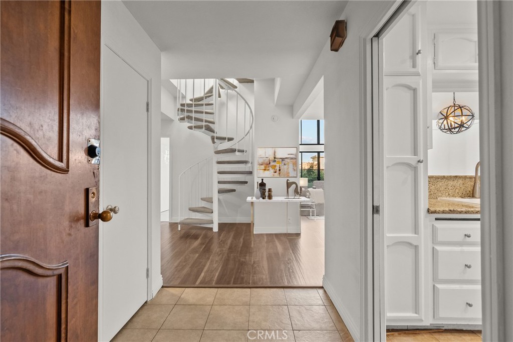 1880 Veteran Avenue PH 306