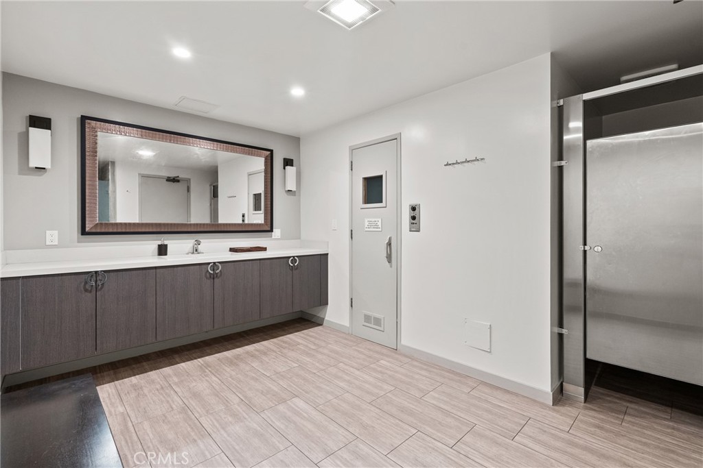 1880 Veteran Avenue PH 306