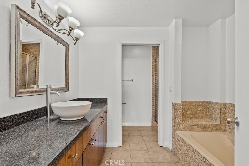 1880 Veteran Avenue PH 306