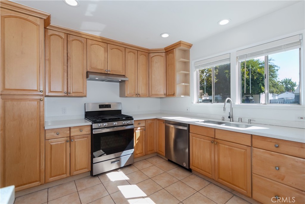 6045 Teesdale Avenue