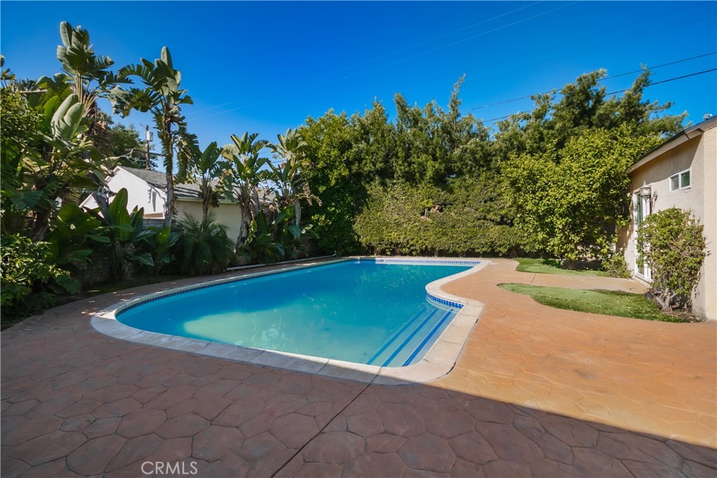 6045 Teesdale Avenue