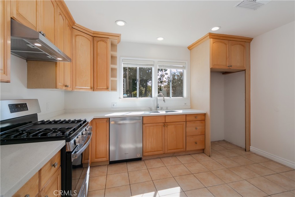 6045 Teesdale Avenue