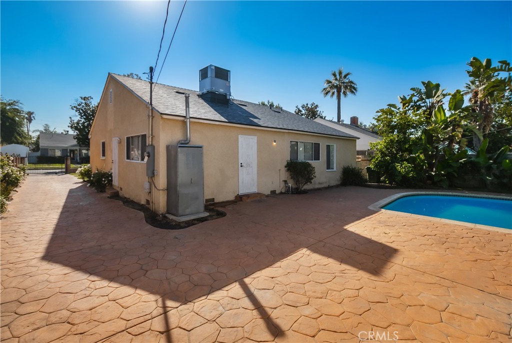 6045 Teesdale Avenue