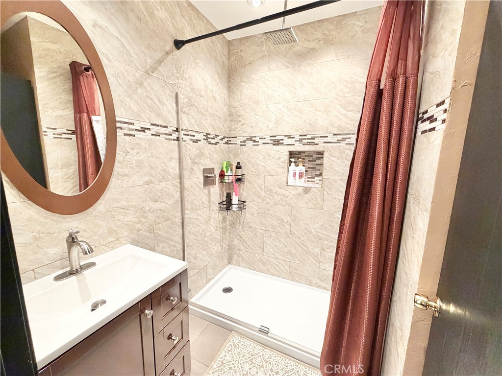15555 Nordhoff 10