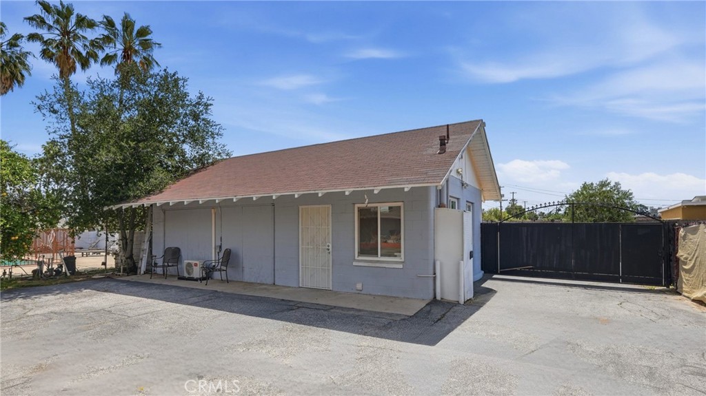 8647 Corbin Avenue