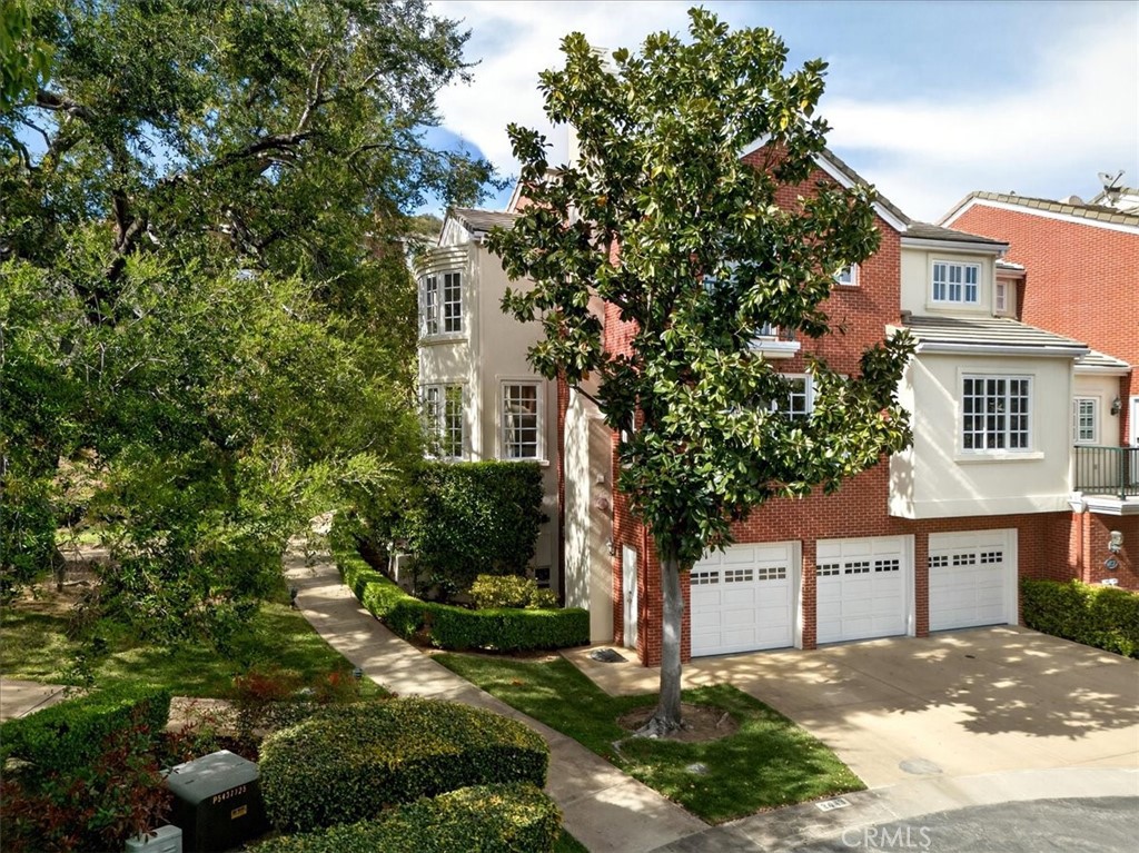 2443 Swanfield Court