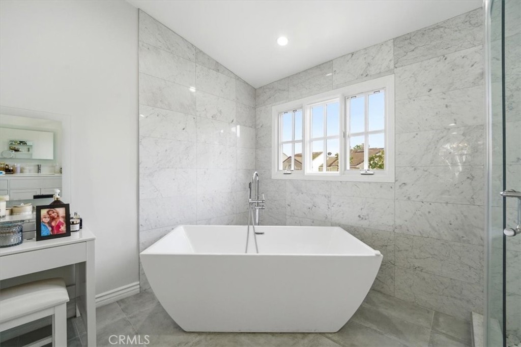 2443 Swanfield Court