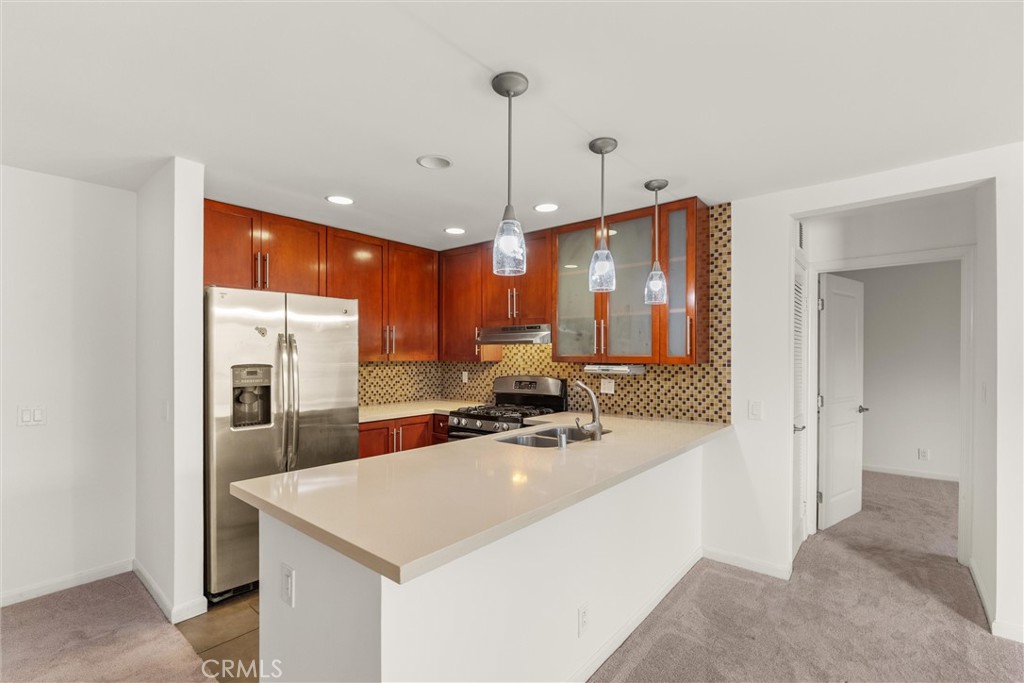 4702 Fulton Avenue 202