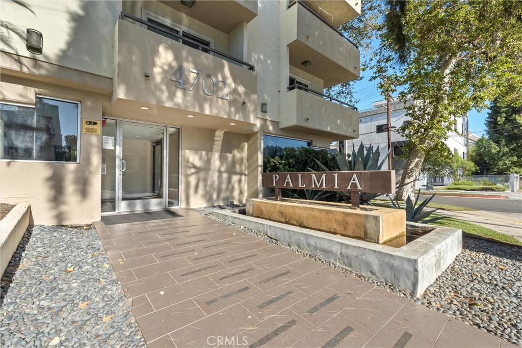4702 Fulton Avenue 202