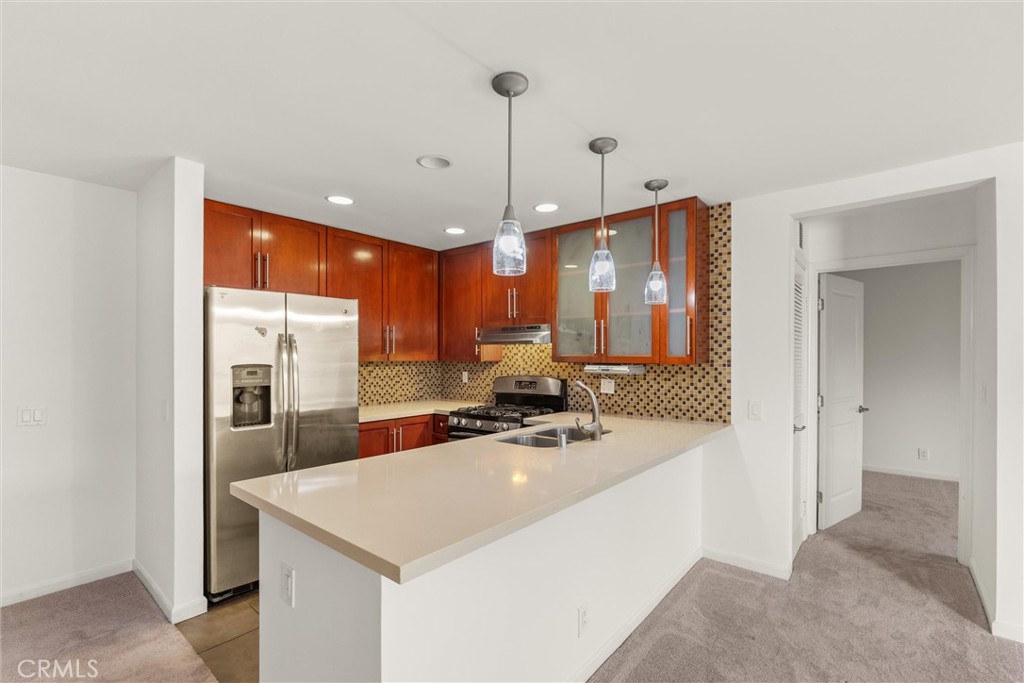 4702 Fulton Avenue 202