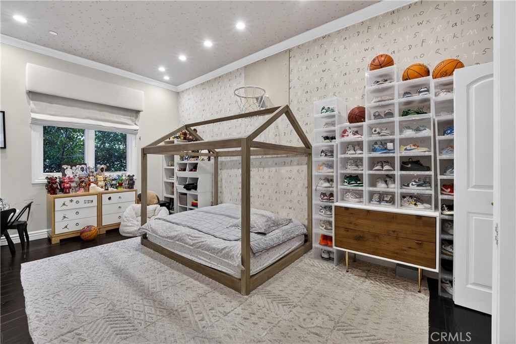 1545 Kelton