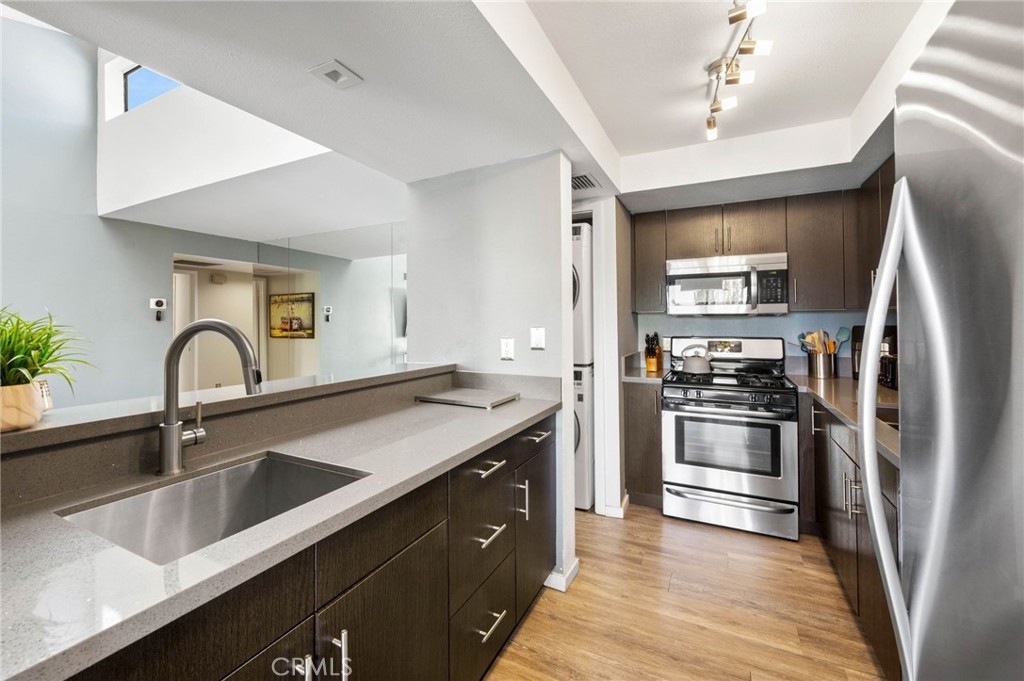 1150 E Palm Canyon 30