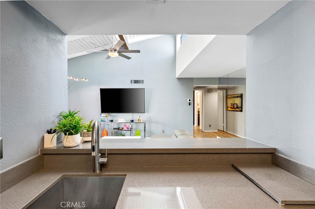 1150 E Palm Canyon 30