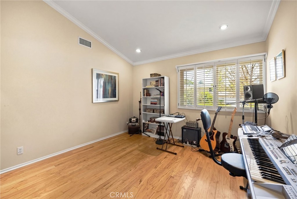 5835 Fairhaven
