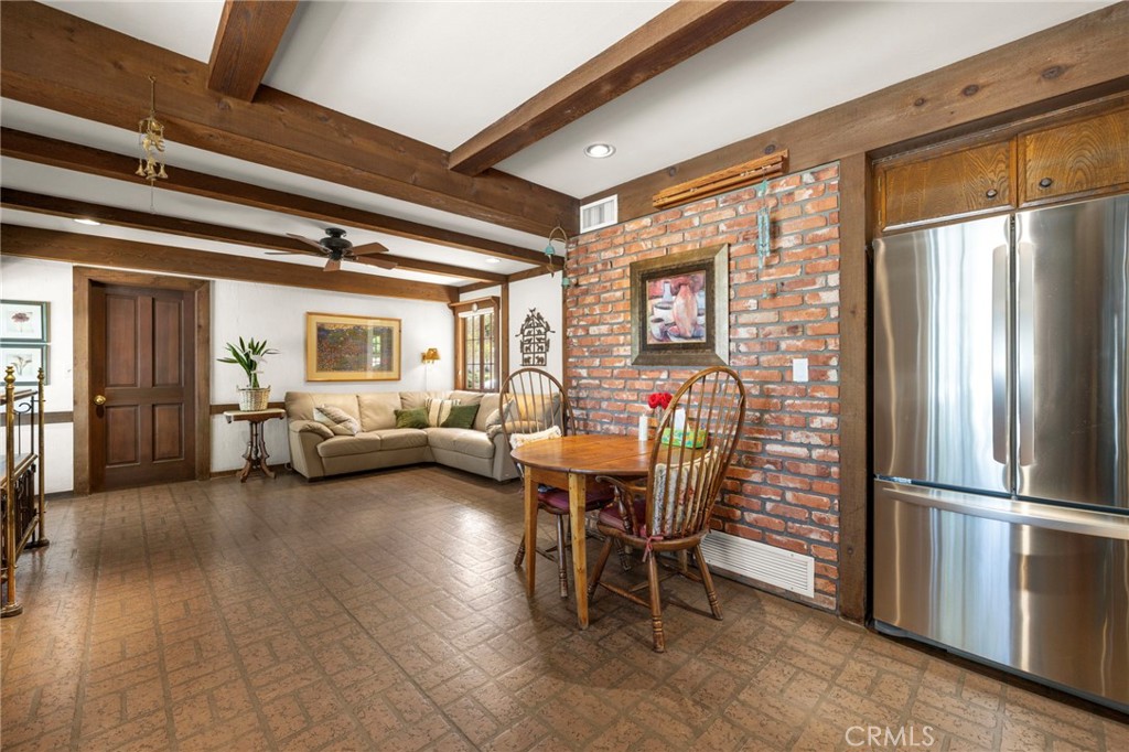 5835 Fairhaven