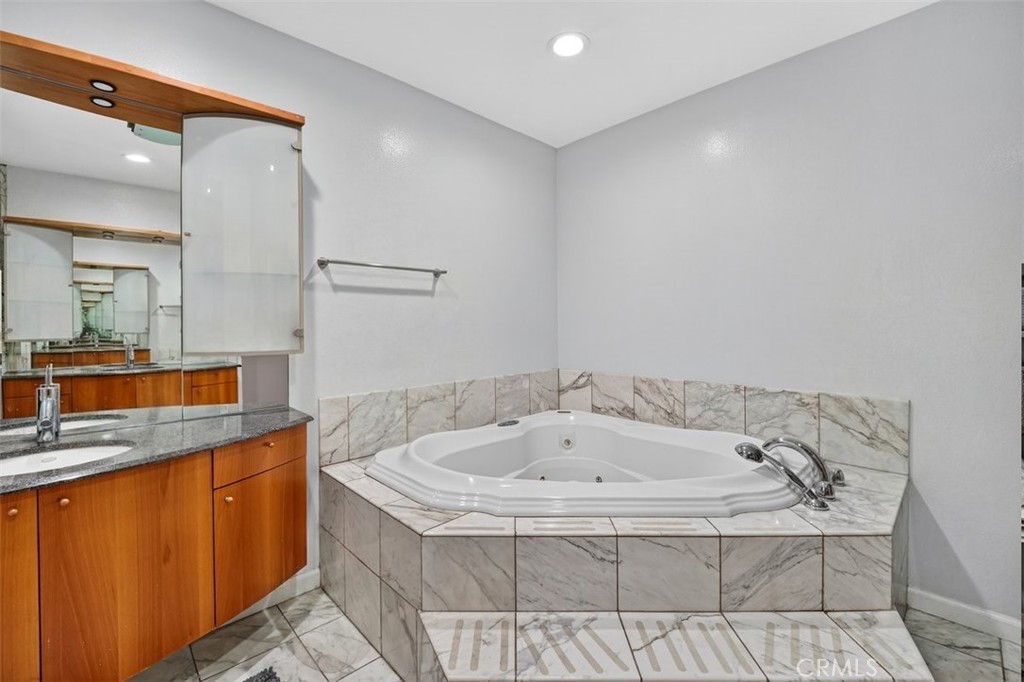 23039 Park Privado