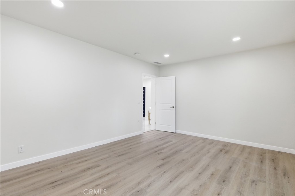 10012 Plainview Avenue