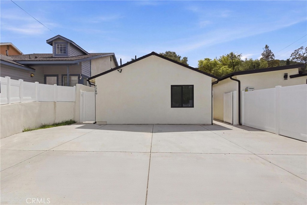 10012 Plainview Avenue