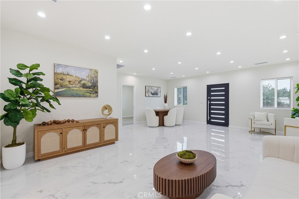 10012 Plainview Avenue