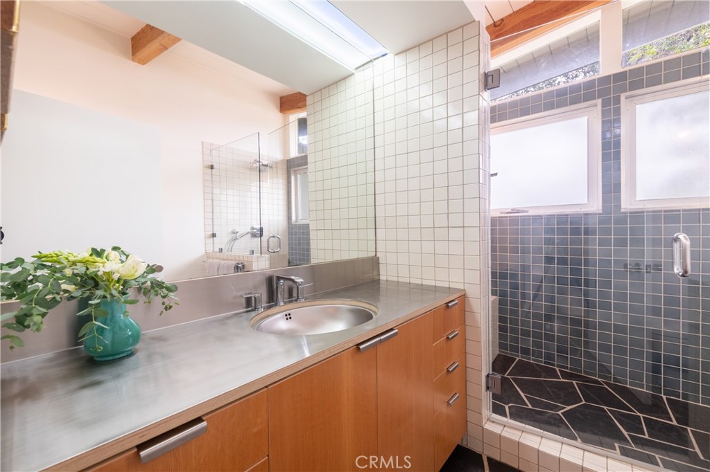 4135 Meadowridge Place
