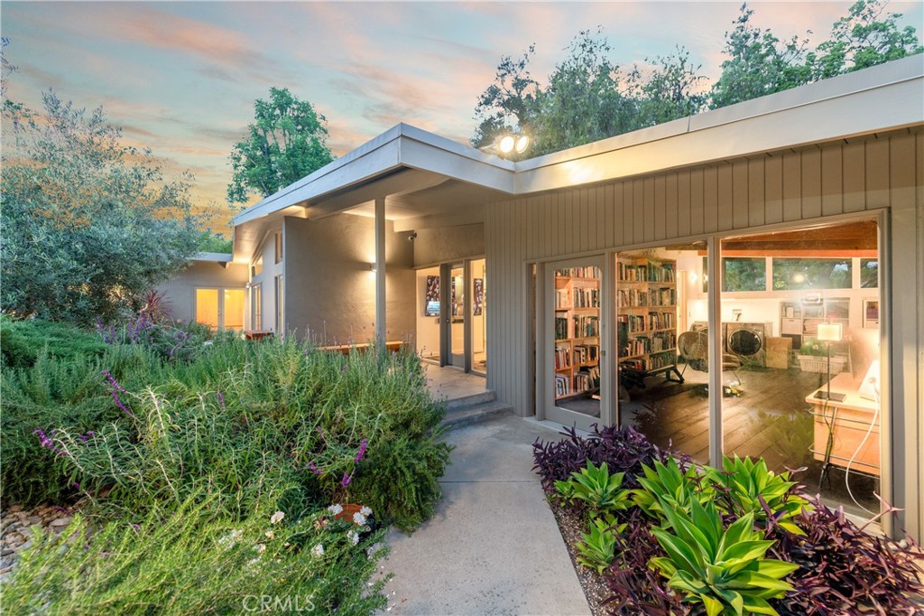 4135 Meadowridge Place