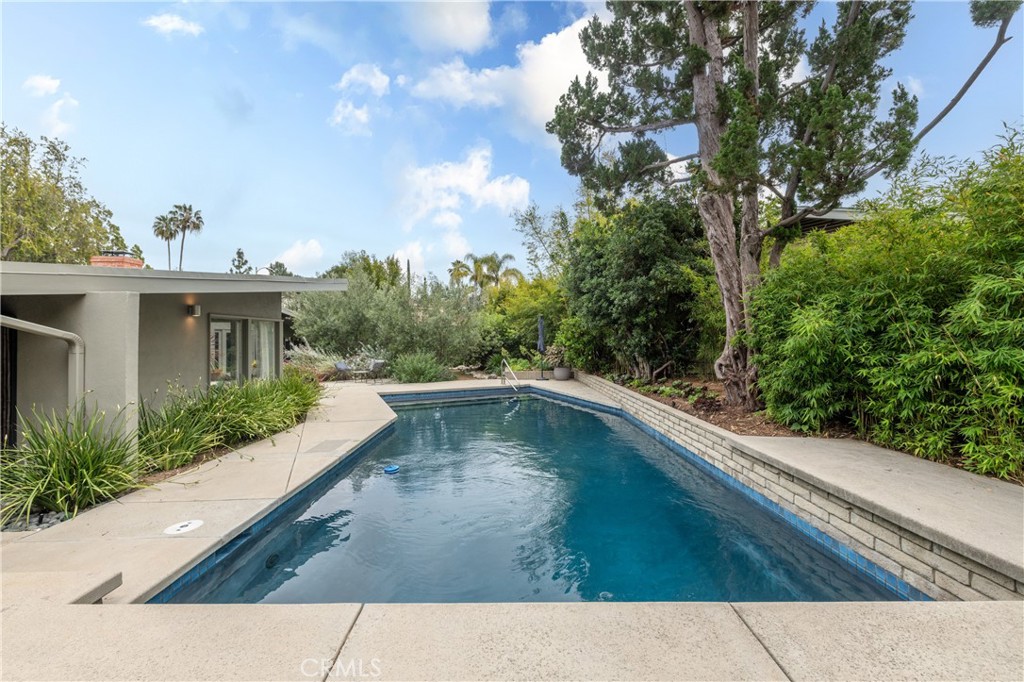 4135 Meadowridge Place