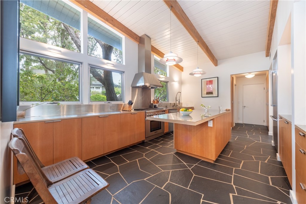 4135 Meadowridge Place