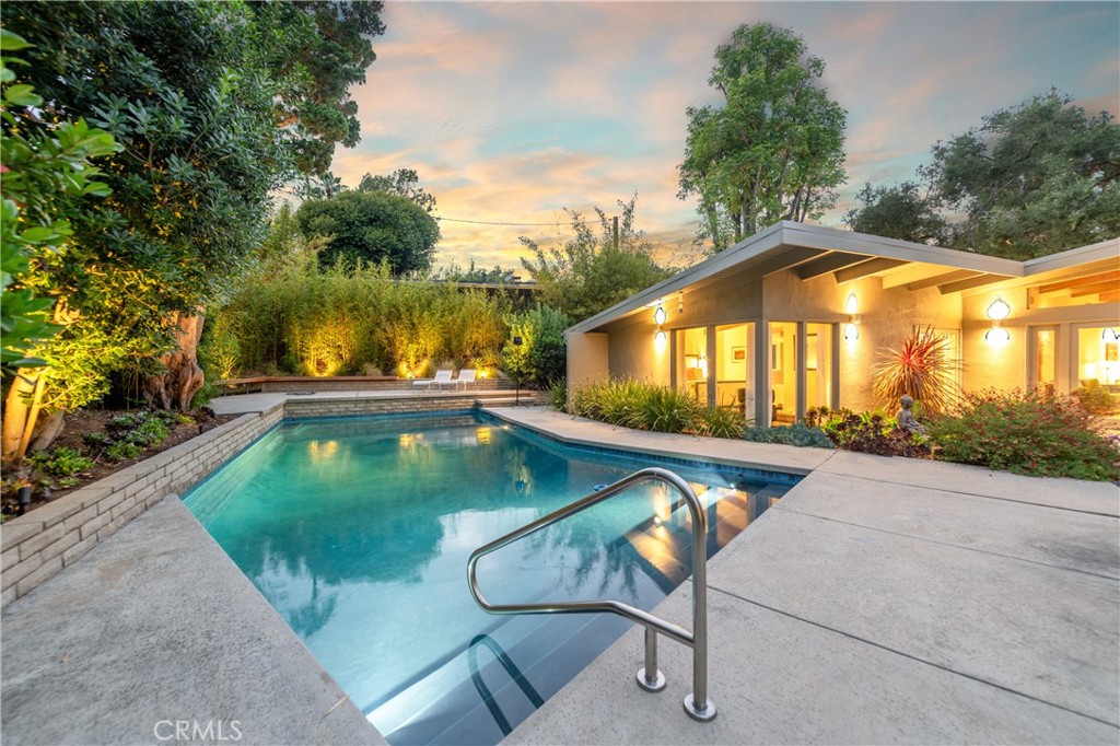 4135 Meadowridge Place
