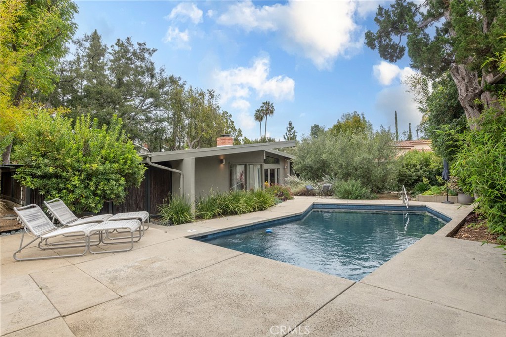 4135 Meadowridge Place