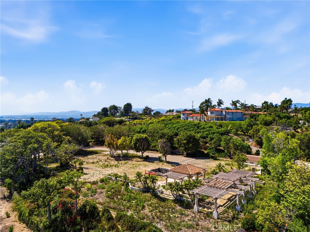 25 Encino