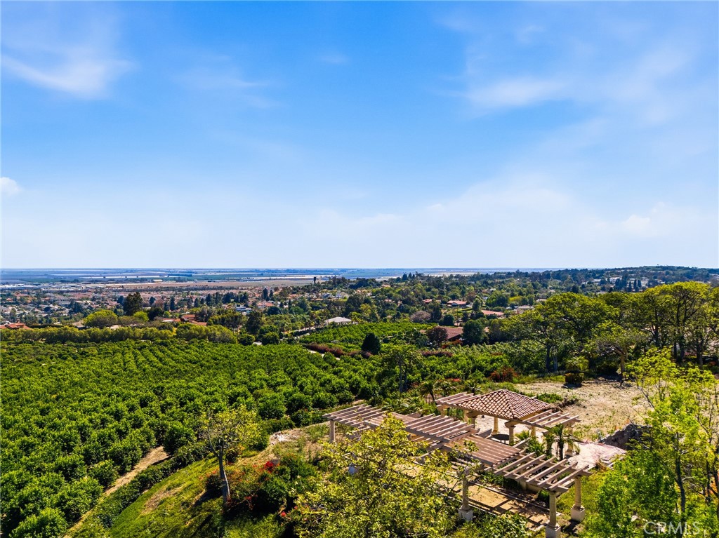 25 Encino