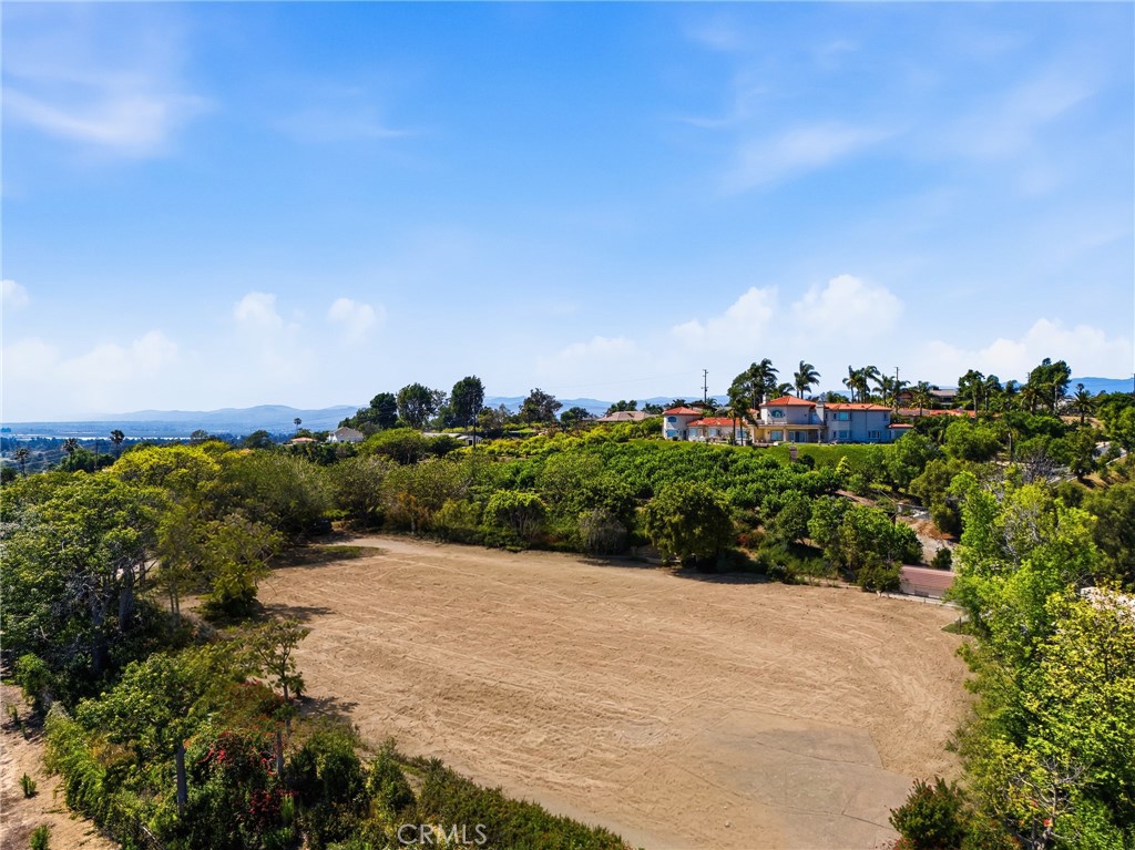 25 Encino