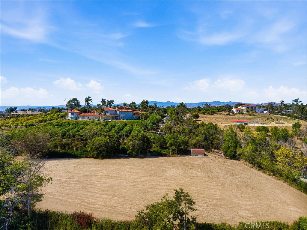 25 Encino