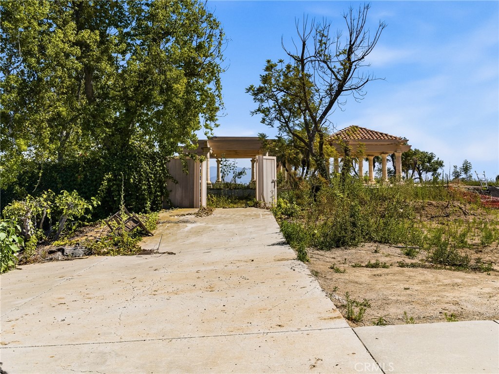 25 Encino