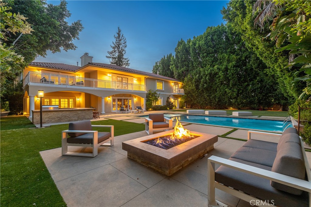 4438 Haskell Avenue