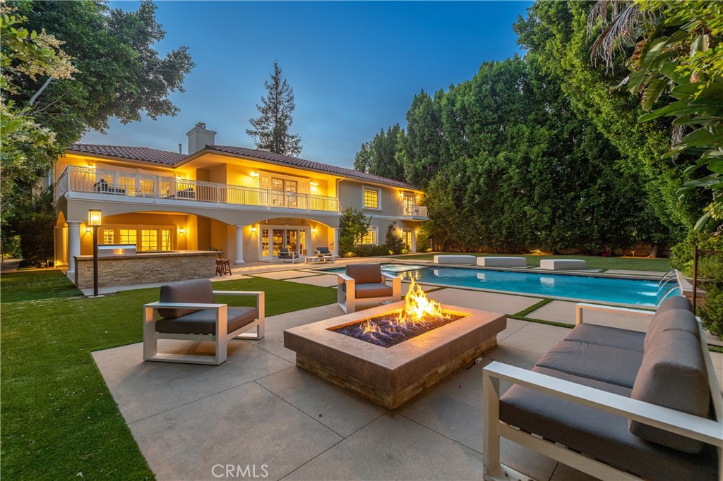 4438 Haskell Avenue