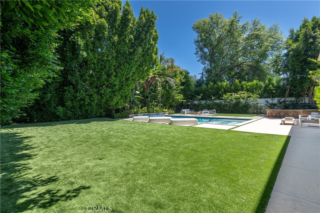 4438 Haskell Avenue